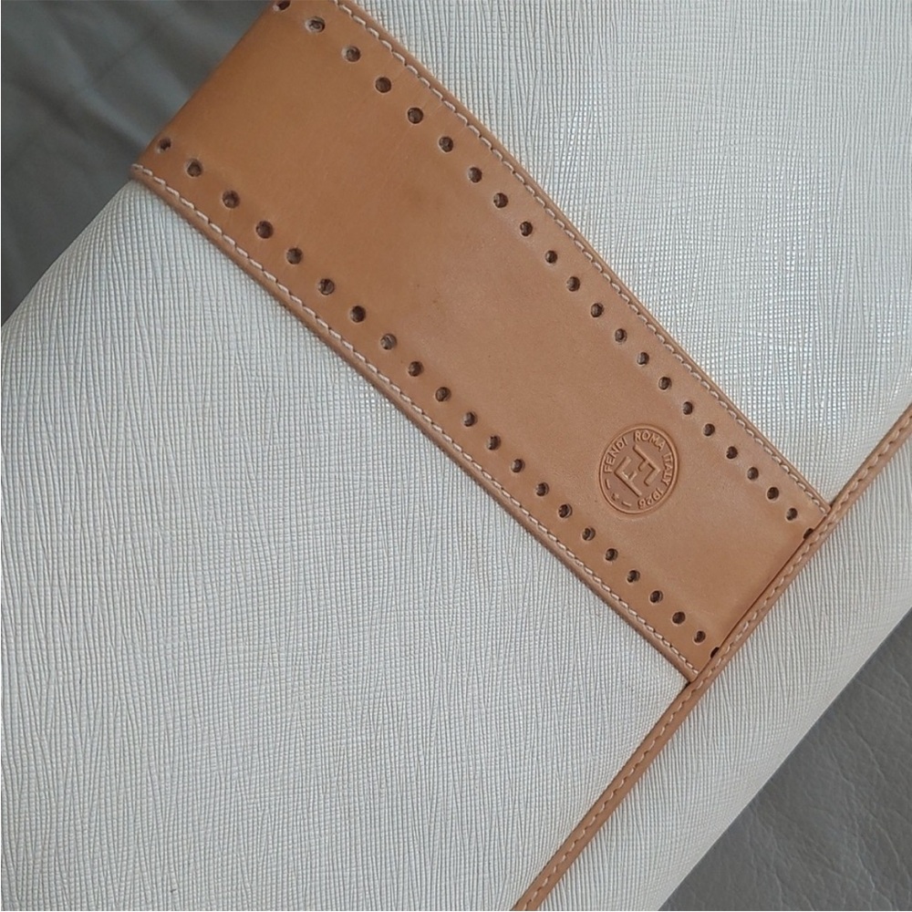 Fendi Elegant White and Tan Clutch Bag - Picture 2 of 16